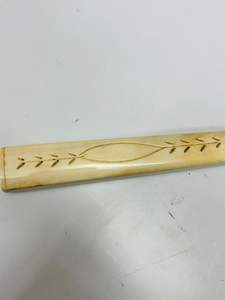 Lupa de Mano de Estilo Vintage de 4'' con Marco de Latón y Mango de Hueso - Product Image 2