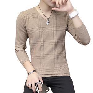 OEM Design de Logo Personnalisé Tendance Jeunes Décontracté Pull à Manches Longues Col V Slim Couleur Unie Pull d'Hiver Polyester Grande Taille - Product Image 1