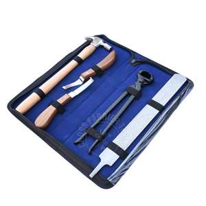 Kit de Herramientas para Herrador con Cortaúñas de 12 Pulgadas, Cuchilla Curva para Pezuñas, Lima de Doble Cara, Martillo para Clavos y Cuchilla en D - Product Image 1