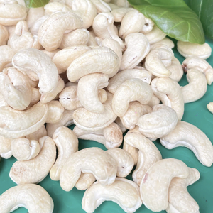 Oferta Especial: Nueces de Anacardo Crudas de Primera Calidad WW180, WW240, WW320, LP, Nueces de Anacardo W240, Disponible Empaque de Marca Privada - Product Image 1