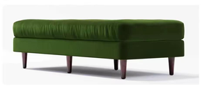 Fabriqué avec robustesse et douceur, le pouf en métal et velours est une illustration de l'harmonie des contraires, un pouf magnifique. - Product Image 2