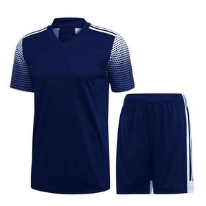 Uniforme de football de haute qualité avec design personnalisé, respirant et confortable, logo et taille personnalisés - Product Image 1