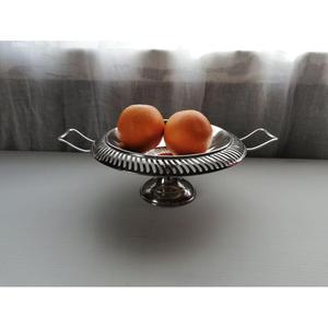 Corbeille à fruits et plat de service en laiton de style floral sur piédestal, bols de luxe de qualité alimentaire, dernier design, pour décoration de table de mariage et fournitures événementielles - Product Image 3