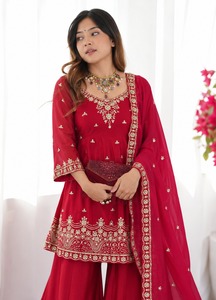 Ensemble haut Fendy brodé rouge de créateur indien avec pantalon palazzo et dupatta pour femme, tenue de mariage traditionnelle et tendance. - Product Image 2