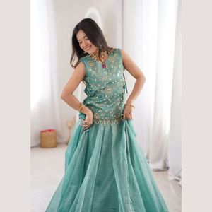 Lehenga Choli Designer Salsa Crush avec Koti brodé et travail de dentelle perlée |   Ensemble de lehenga pour les fêtes de mariage - Product Image 3