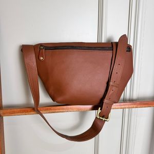 Riñonera de cuero de grano completo hecha a mano, riñonera de cuero genuino de primera calidad, riñonera de cuero de vaca con manos libres para Unisex - Product Image 4