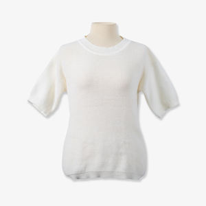เสื้อถักแขนสั้นคอกลมสำหรับผู้หญิง ผลิตจากอะคริลิก 100% เหมาะสำหรับทุกฤดู ผลิตในเวียดนาม เนื้อผ้าบางเบา ไม่ยับง่าย สวมใส่สบาย - Product Image 4