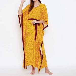 Vestido Kaftán de Gasa Amarillo con Estampado Paisley para Mujer, con Cinturón Cruzado, Elegante, Largo hasta el Suelo, Manga Casquillo, Cuello Redondo - Product Image 2