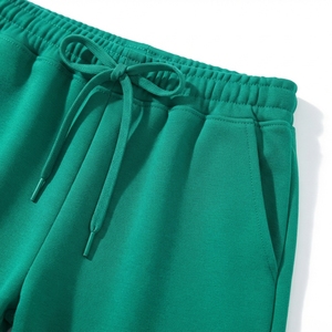 กางเกงขาสั้นลำลองผู้ชาย โพลีเอสเตอร์ 100% สีพื้น เอวกลาง มีเชือกผูก ระบายอากาศได้ดี เป็นมิตรกับสิ่งแวดล้อม แห้งเร็ว มีโลโก้ด้านหน้า สไตล์สปอร์ต - Product Image 6