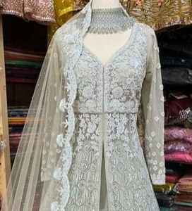 Fancy Lehenga bordado a mano de la mejor calidad para fanáticos de la ropa india y pakistaní - Product Image 3