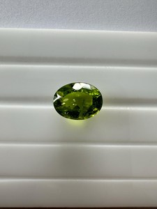 Natural <b>Peridot</b> Oval Cut China Origin Heat Treated Vivid Green Gemstone For <b>Ring</b> Jewelry Making Loose Stone - Product Image 1
