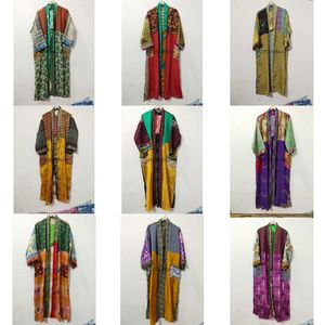 Kimono de Seda Hecho a Mano de Primera Calidad, Estilo Vintage con Parches, Talla Única, Ropa de Dormir para Mujer - Product Image 1