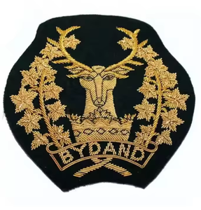 Badge brodé Zari fait main sur mesure, applique en fil doré de qualité supérieure, à coudre sur blazer, veste, casquette, vêtement, pour la décoration de mode - Product Image 1