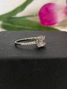 Bague en diamant de laboratoire taille coussin certifiée IGI, plaqué or 14 carats, bijoux de luxe pour femme, pour mariage ou anniversaire, diamants synthétiques - Product Image 5