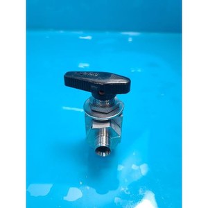 IHARA 1MPa 1/2x3/8 SUS316 Usado Como Está, Piezas de Equipos de Semiconductores Legacy - Product Image 2