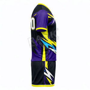 Fabricant d'uniformes de football fabriqués au Pakistan, uniformes de football de qualité supérieure, dernier design. - Product Image 4