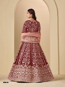 2026 Shree Indian Exports Presenta Vestido Anarkali Largo de Terciopelo Estilo Islámico para el Mes de Eid con Conjunto de Dupatta - Product Image 5
