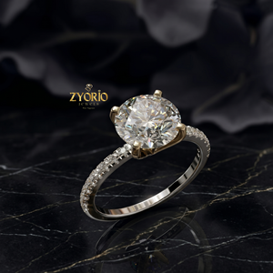 Anillo de Compromiso Solitario de Plata 925 con Corte Redondo, Anillo de Boda Clásico con Banda Pavé, Joyería Nupcial Minimalista, Regalo para Ella - Product Image 4