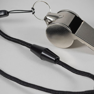 Fischietto in metallo personalizzabile con cavo da Xiula categoria di prodotto unica - Product Image 5