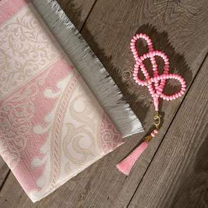 พรมละหมาดแบบใหม่ ดีไซน์มุสลิม ผ้าควิลท์ ขายส่งจากโรงงาน ของขวัญอิสลามสำหรับเดือนรอมฎอน พรมละหมาดสำหรับเดินทาง พรมปูพื้นในบ้าน - Product Image 6