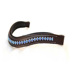 Banda acolchada de cuero para cejas de caballo para brida con elementos de marca y extremos de bucle personalizados banda ostentosa para cejas para caballos - Product Image 1