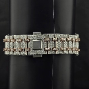 นาฬิกาข้อมือควอตซ์ Ice Look Jewelry Luxury Hip Hop ขนาด 41 มม. ตัวเรือนสีโรสโกลด์ สายสแตนเลส ขอบหน้าปัดประดับโมอิสซาไนต์ พร้อมหน้าปัดแสดงวันที่ ดีไซน์หรูหรา - Product Image 3