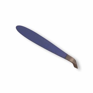 Coupe-cuticules professionnel en acier inoxydable avec lame angulaire tranchante et poignée antidérapante - Product Image 2