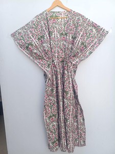 Vestido Kaftán de Algodón con Estampado Botánico Premium, Cuello en V, Corte Holgado, Cintura con Cordón Ajustable, Ideal para la Playa en Verano - Product Image 2