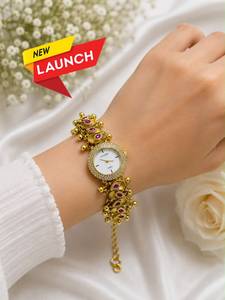 Reloj de Pulsera de Cuarzo Analógico Chapado en Oro de Diseño para Mujer, Estilo Real Tradicional Étnico con Incrustaciones de Piedras Rojas de Rubí Kundan - Product Image 3