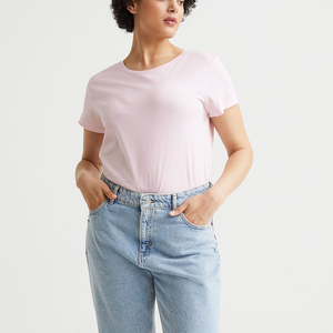 Camiseta de Verano para Mujer, Sexy, con Estampado de Labios Negros, Divertida, Holgada, de Poliéster/Algodón, al por Mayor, de Alta Calidad y Económica - Product Image 1