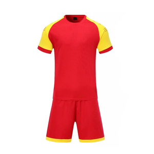 Uniforme de Fútbol Personalizado OEM 2026, Último Diseño, Camiseta de Fútbol con Estampado por Transferencia Térmica de Animales/Letras, el Deporte Más Popular - Product Image 1