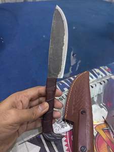 Couteau Viking artisanal en acier carbone, manche en acier carbone forgé à la main, étui en cuir fin, lame courbée/droite pour le camping - Product Image 4