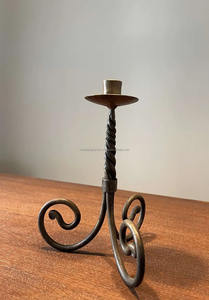 Bougeoir forgé à main type corde tourbillonnante métal 3 pieds en fer forgé bougeoir | Fabriqué à la main - Product Image 5