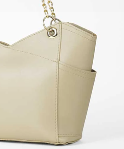 Sac en cuir, peau de vache, couleur personnalisable, logo personnalisable, taille personnalisable, fermeture éclair, bandoulière chaîne, autres accessoires, mode. - Product Image 4
