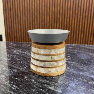 Elegante Quemador de Incienso Árabe Bakhoor Madkhan de Madera y Madreperla para Fragancia Tradicional y Decoración de Interiores de Primera Calidad - Product Image 1
