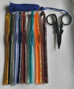 Custom Made Eco-Friendly Fashion Resin <b>Crochet</b> <b>Hooks</b> with Inlay Design for Resale - Product Image 1