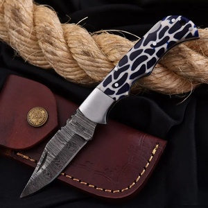 Cuchillo Plegable de Acero de Damasco Hecho a Mano con Mango de Resina, Cuchillo EDC para Caza y Camping al Aire Libre, Proveedor Mayorista de Alta Calidad - Product Image 5