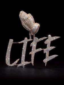 จี้เพชรดีไซน์เนอร์ชื่อสั่งทำพิเศษ ชุบทองคำขาว 925 เงินสเตอร์ลิง ประดับเพชรโมอิสซาไนต์ VVS ระดับ Iced Bling เพชรเลี้ยงในห้องปฏิบัติการ - Product Image 3