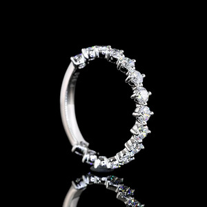 Bague Éternité à Griffes Partagées avec Diamant de Laboratoire Taillé, Plaqué Rhodium, Or 10K 14K 18K, Argent 925 935, Bijoux de Fiançailles et de Mariage - Product Image 3