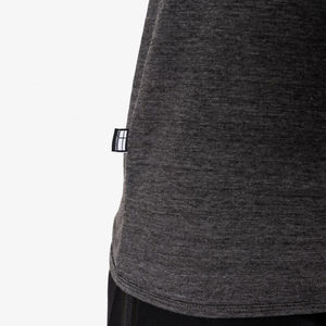 เสื้อกล้ามออกกำลังกายผู้ชาย OEM ผ้าฝ้ายผสมสแปนเด็กซ์ ระบายอากาศได้ดี เสื้อผ้ากีฬา ปรับแต่งได้ ทรงสตริงเกอร์ สำหรับเพาะกาย ฟิตเนส ลุคสบายๆ - Product Image 6