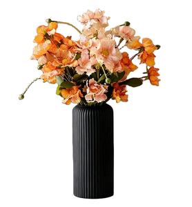 Vase en métal doré décoratif élégant pour le salon, l'étagère, la table et l'intérieur de l'hôtel, pour la décoration d'hôtel et de restaurant - Product Image 4