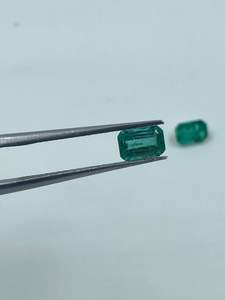 มรกตแซมเบียสีเขียวทรงบาแกตต์ธรรมชาติ ขนาด 4-6 มม. น้ำหนัก 1.05 กะรัต พลอยคุณภาพสูงสำหรับทำเครื่องประดับ เหมาะสำหรับทุกเพศ - Product Image 6