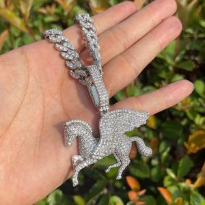 Colgante de Lujo con Diamantes en Forma de Caballo Alado de Pegaso, Plata de Ley 925, para Uso en Moda, Disponible a Precio de Fábrica - Product Image 2