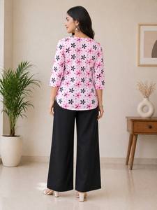 Ensemble coordonné pour femme – Tenue en rayonne à imprimé numérique avec pantalon palazzo - Product Image 4