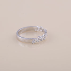 Anillo de media eternidad con diamantes cultivados en laboratorio de corte marquesa y redondo de 0.47 quilates |   Anillo de Boda de Plata de Ley 925 Sólida - Product Image 2