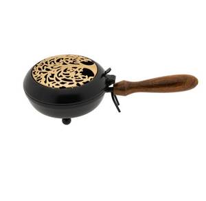 Quemador de Incienso de Bronce Hecho a Mano con Asa de Madera de Sándalo, Difusor Aromático para Uso en Todas las Estaciones - Product Image 3