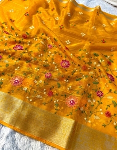 KV ผ้าไหมทอแบบดั้งเดิม Banarasi Organza Saree (สีเหลือง) สำหรับงานปาร์ตี้ - Product Image 3