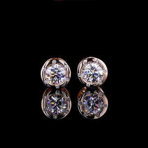 Pendientes de tuerca redondos con corte brillante en engaste de bisel con diamantes cultivados en laboratorio |   Joyería Fina Certificada para Fiestas y Eventos Especiales - Product Image 1