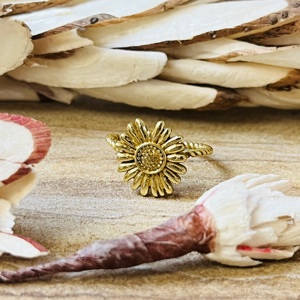 2026 Latest Design <b>Sunflower</b> Statement <b>Ring</b> Floral Brass <b>Rings</b> For Women 18k Gold Plated Twisted Band Dainty Wholesale/OEM/ODM - Product Image 5
