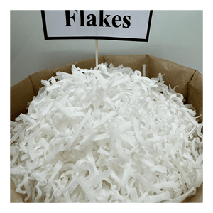 Coco deshidratado en hojuelas elaborado con rodajas de pulpa de coco para preparar bocadillos, decorar postres y servir en restaurantes en Vietnam. - Product Image 3